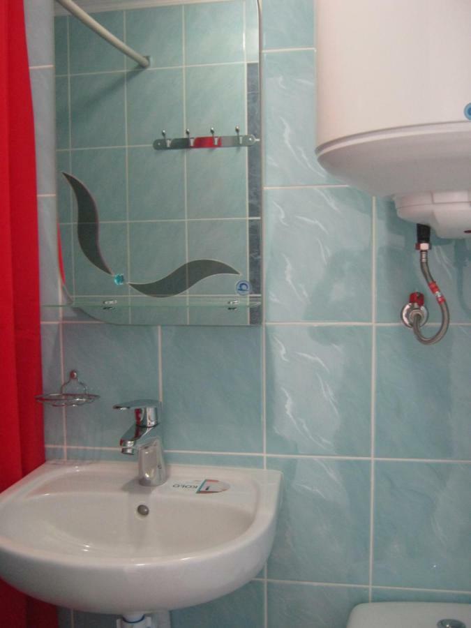 Мини Отель П88/1 Odessa Extérieur photo