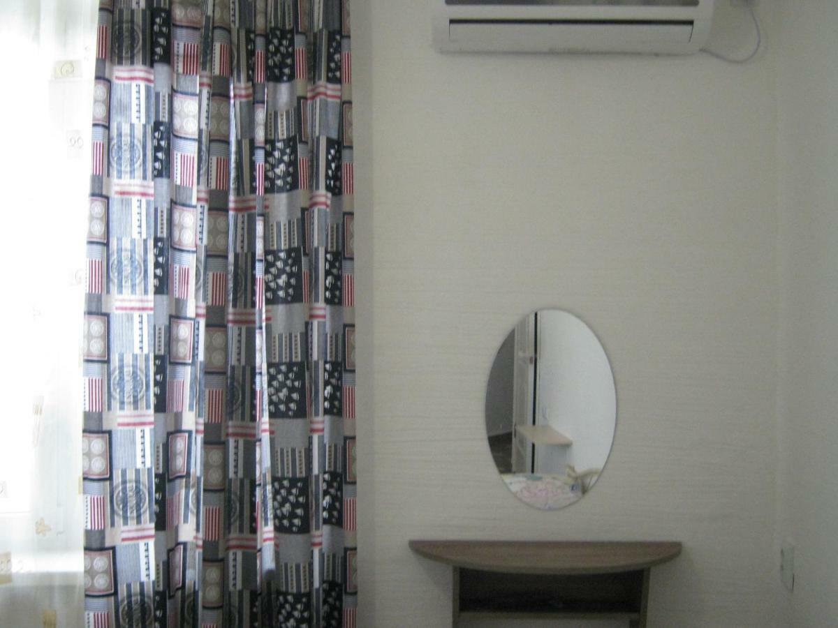 Мини Отель П88/1 Odessa Extérieur photo