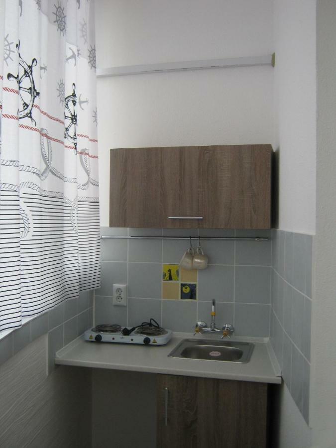 Мини Отель П88/1 Odessa Extérieur photo