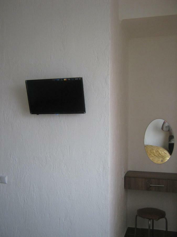 Мини Отель П88/1 Odessa Extérieur photo