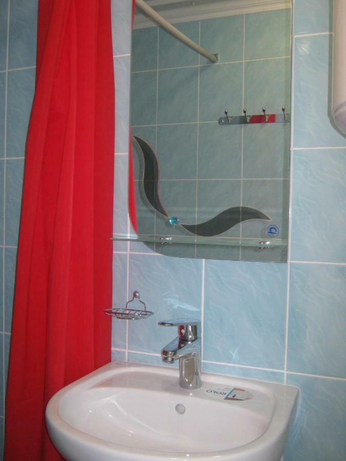 Мини Отель П88/1 Odessa Extérieur photo